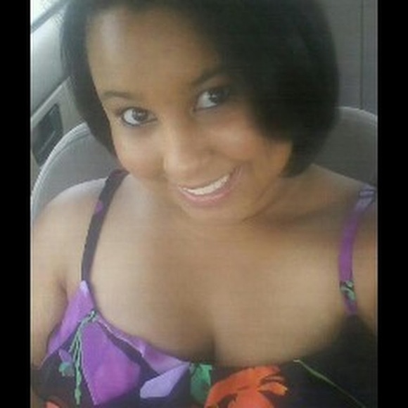 Meet your Posher, Heather - Picture 1 of 1